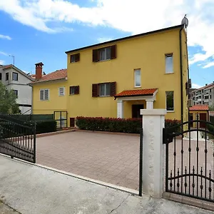 Ivana - Iva Apartamento